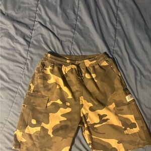 Men's Camouflage Cargo Shorts - Olive & Tan